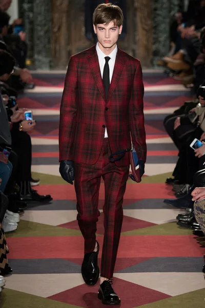Look 34